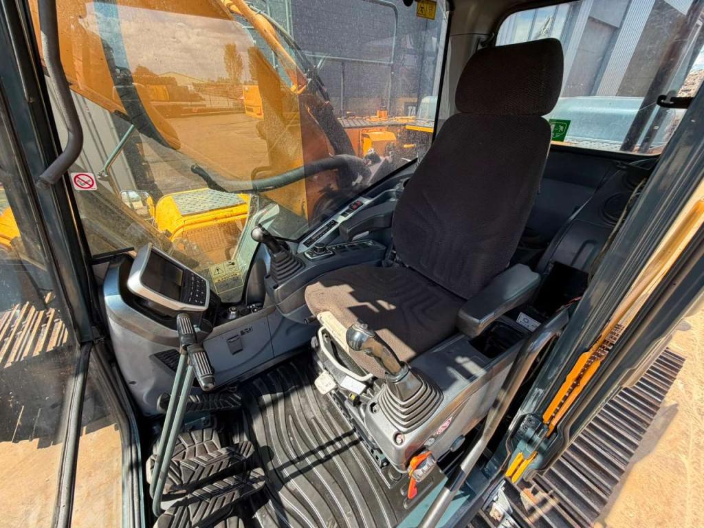 Hyundai HX330 Photo 21