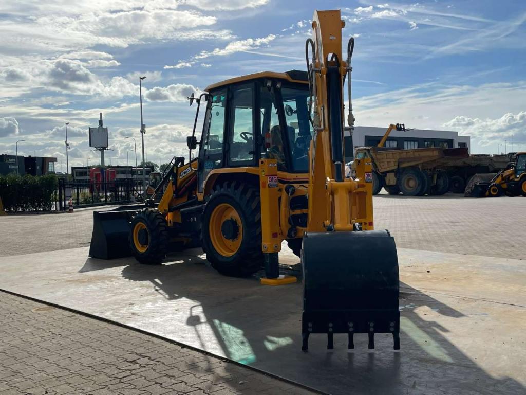 JCB 3DX 4WD hammerlines Photo 12
