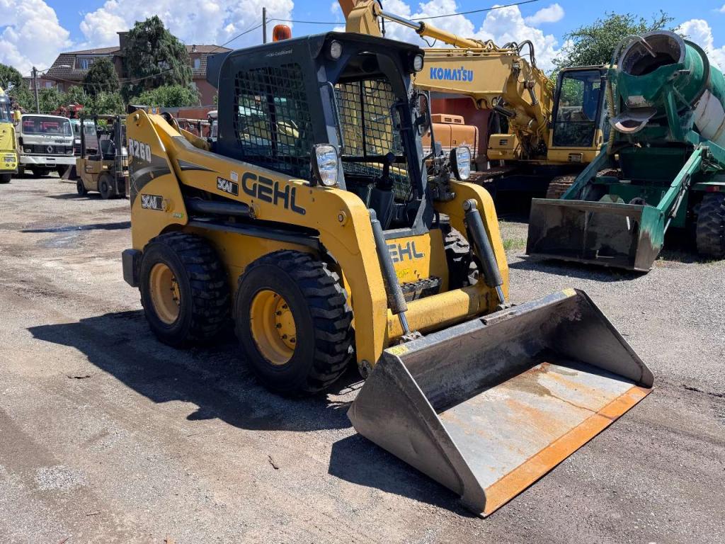 Gehl R260 Photo 5