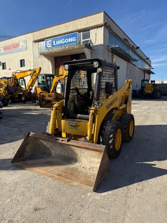 Komatsu SK815 Turbo Photo 4