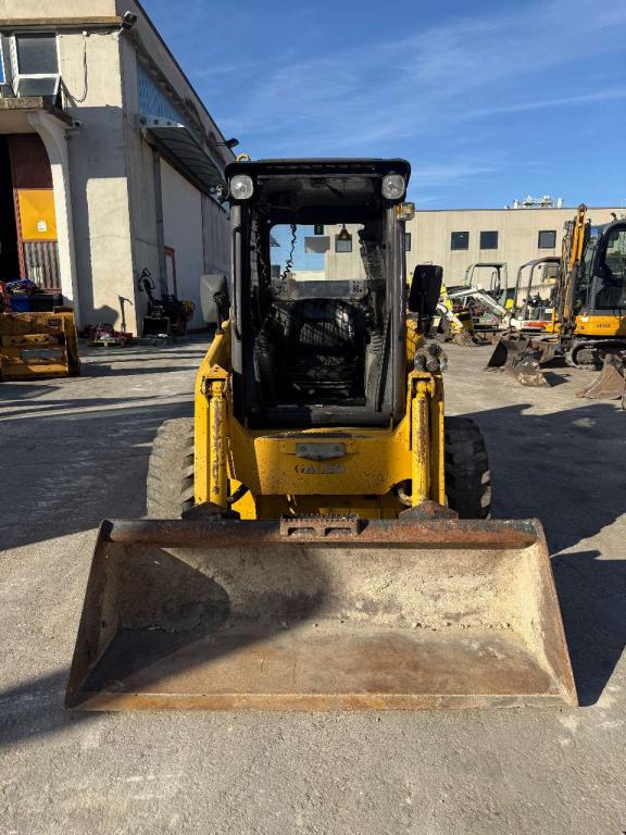 Komatsu SK815 Turbo Photo 5
