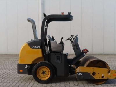 Volvo SD 25D en vente par Bove Verhuur & Verkoop