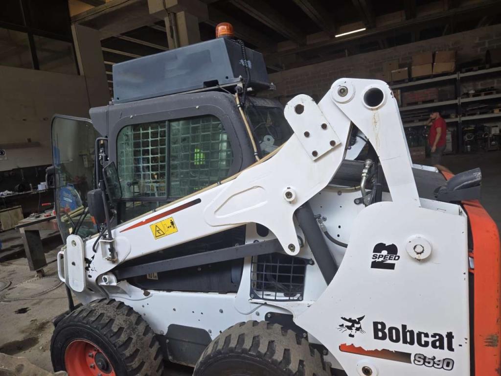 Bobcat S590 Photo 3