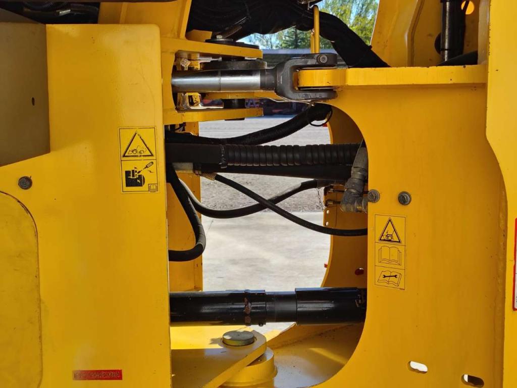 New Holland W 170B Photo 11