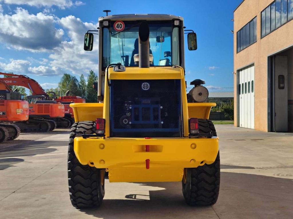 New Holland W 170B Photo 4
