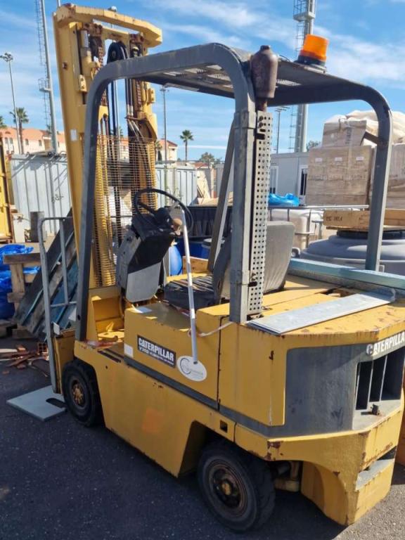 Caterpillar V35D Photo 1