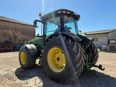 John Deere 8320R en vente par Commerciale Adriatica Srl