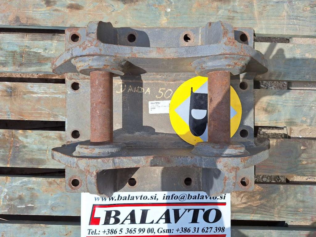 UNI45 for 5-12 ton excavators Attachment plate Photo 8