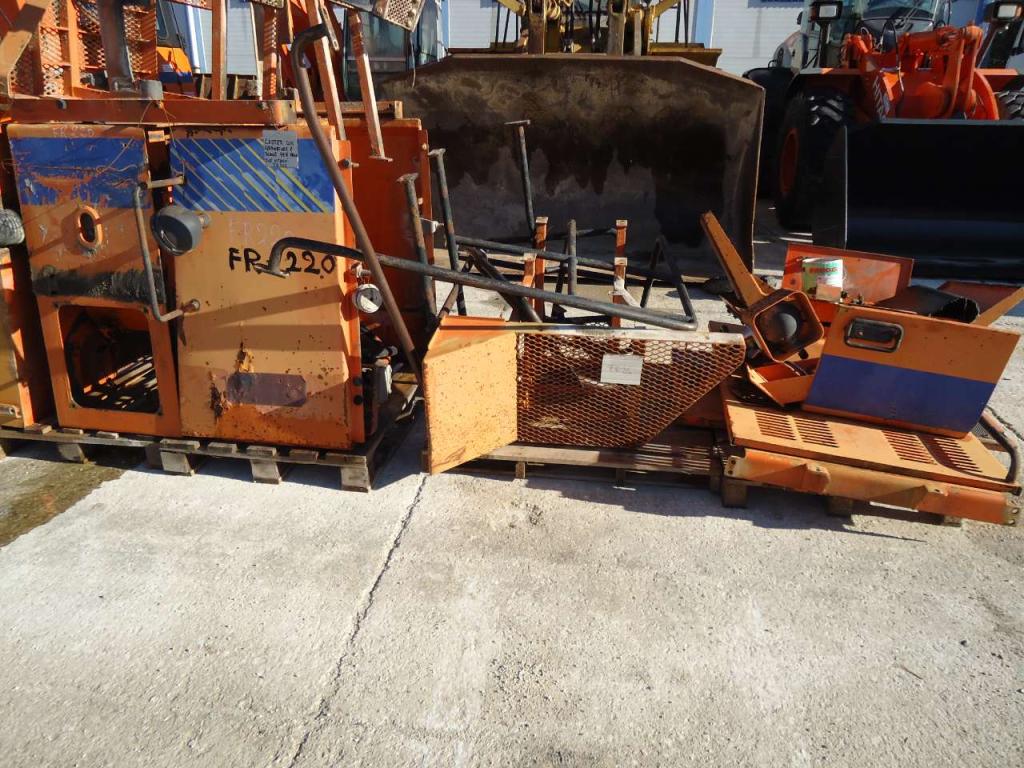 Capot et panneau de carrosserie pour Fiat Hitachi FR220 Photo 5