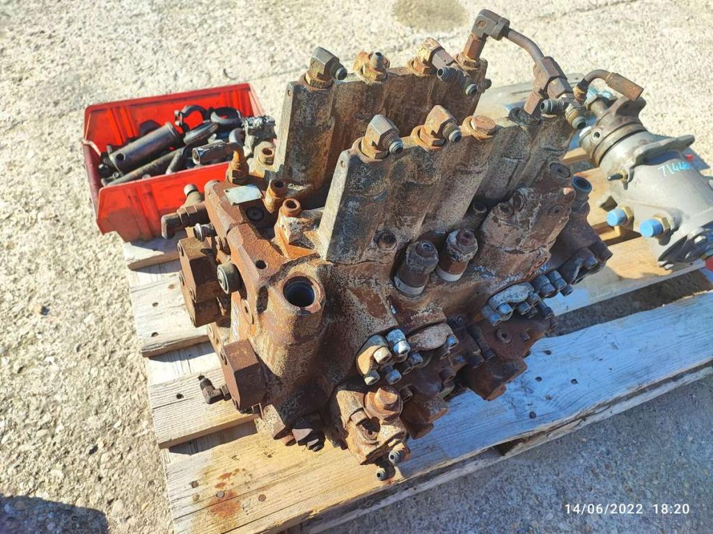 Fiat Kobelco EX235 Photo 18