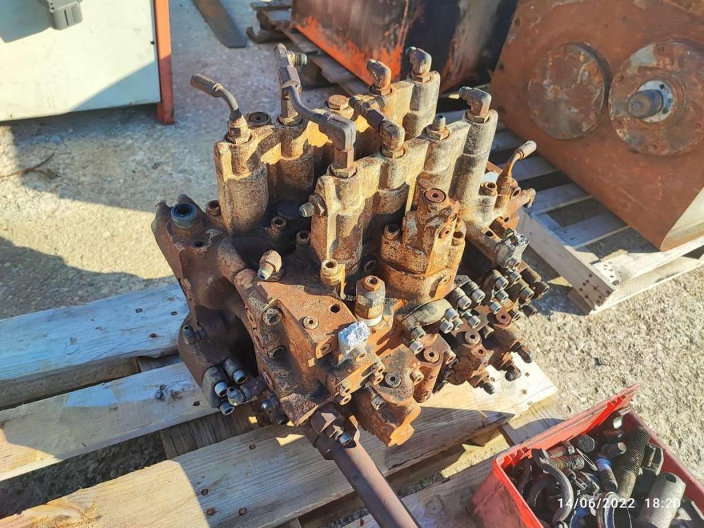 Fiat Kobelco EX235 Photo 19