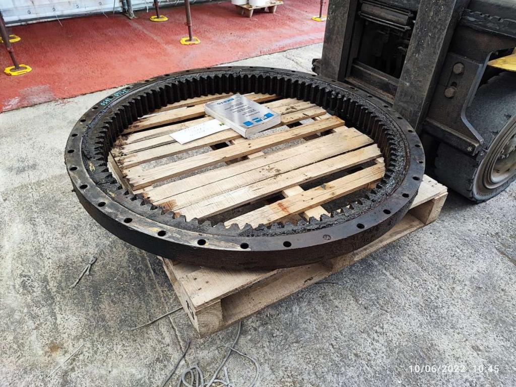 Fiat Kobelco EX235 Photo 9