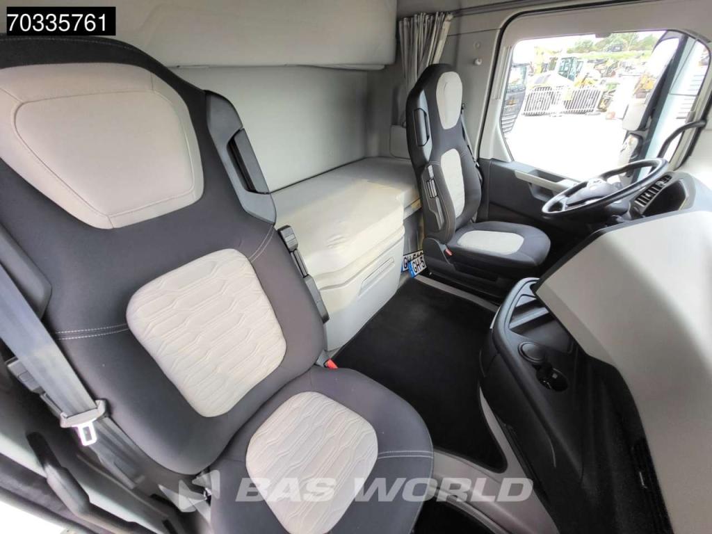 Ford F-Max 500 4X2 Retarder 2x Tanks Standklima Navi ACC Photo 26