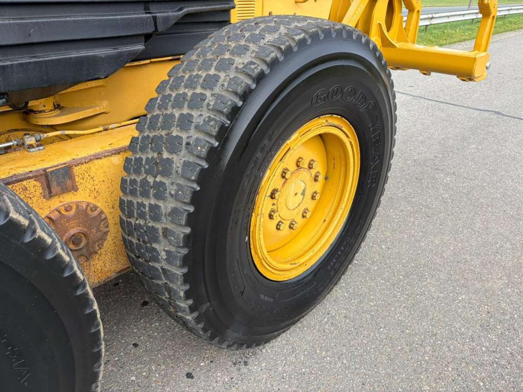 Caterpillar 140H Photo 11