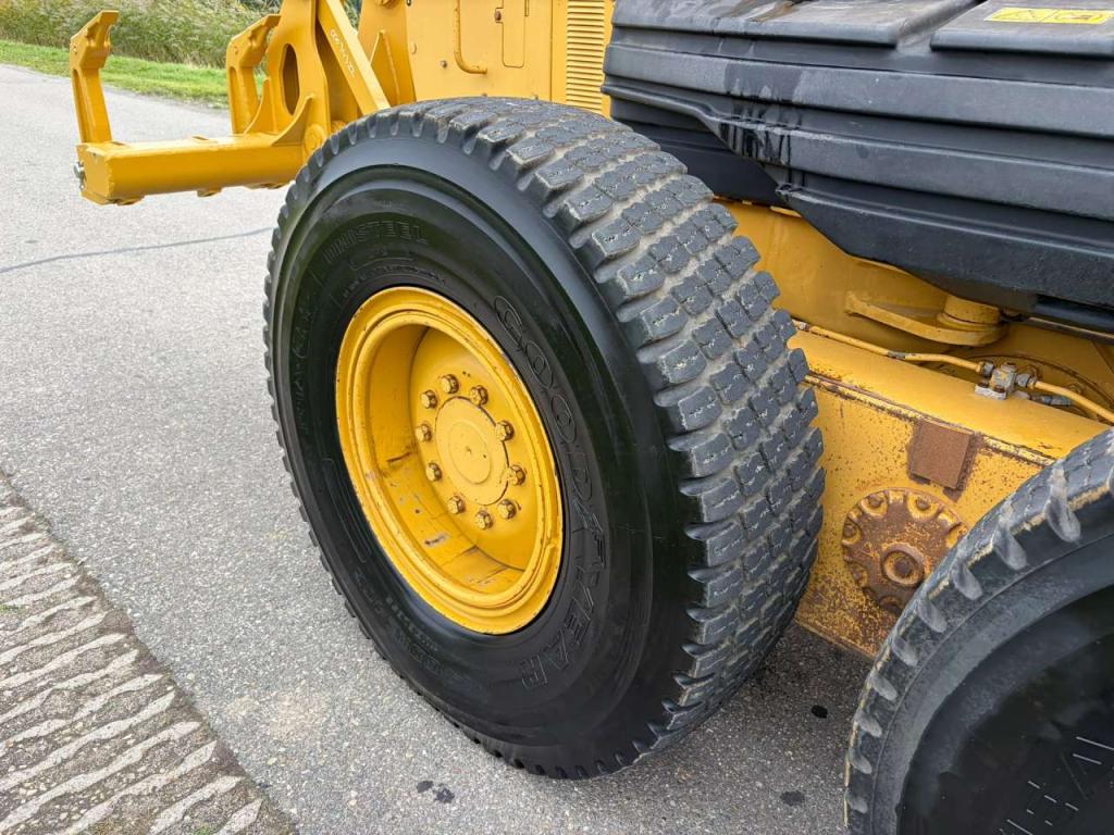 Caterpillar 140H Photo 14