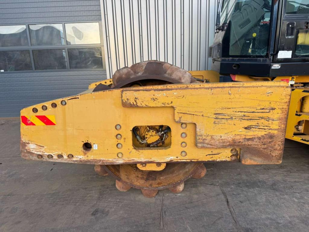 Caterpillar CP76 (19t) Photo 16