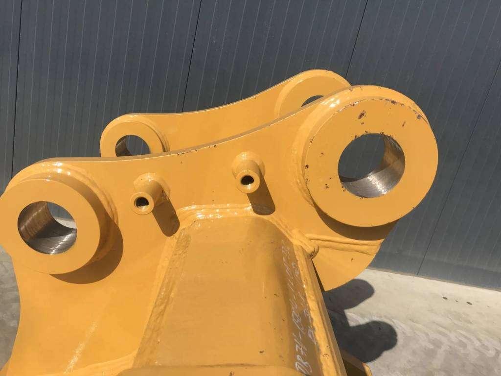 Caterpillar 330D2 Photo 7