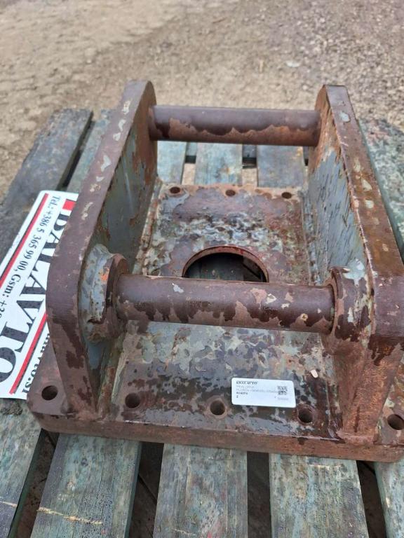 for 5-12 ton excavators Attachment plate Photo 3