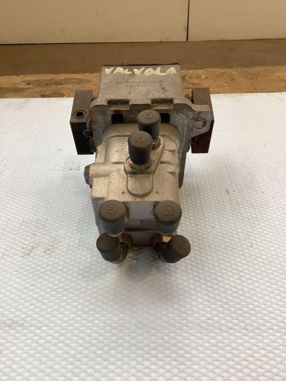 Vanne de commande d’avancement pour Hitachi ZX135US Photo 2