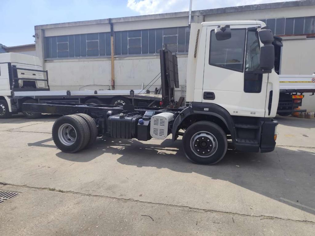 Iveco EUROCARGO 150E22P Photo 25