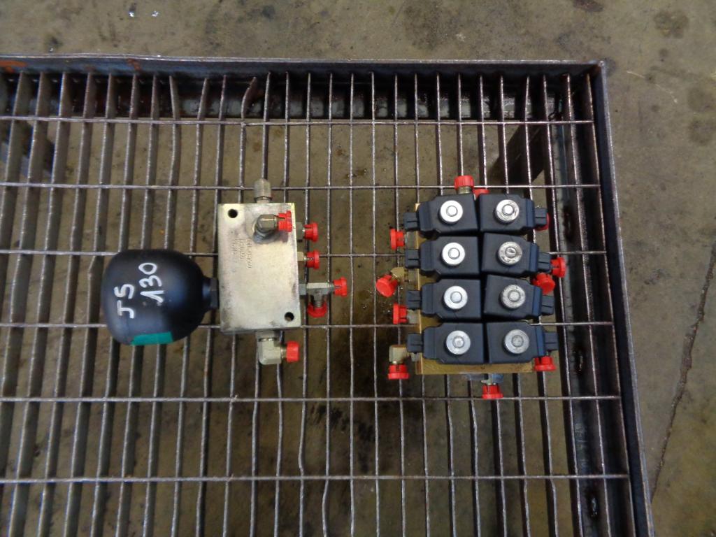 Électrovalve pour JCB JS 130 Photo 1