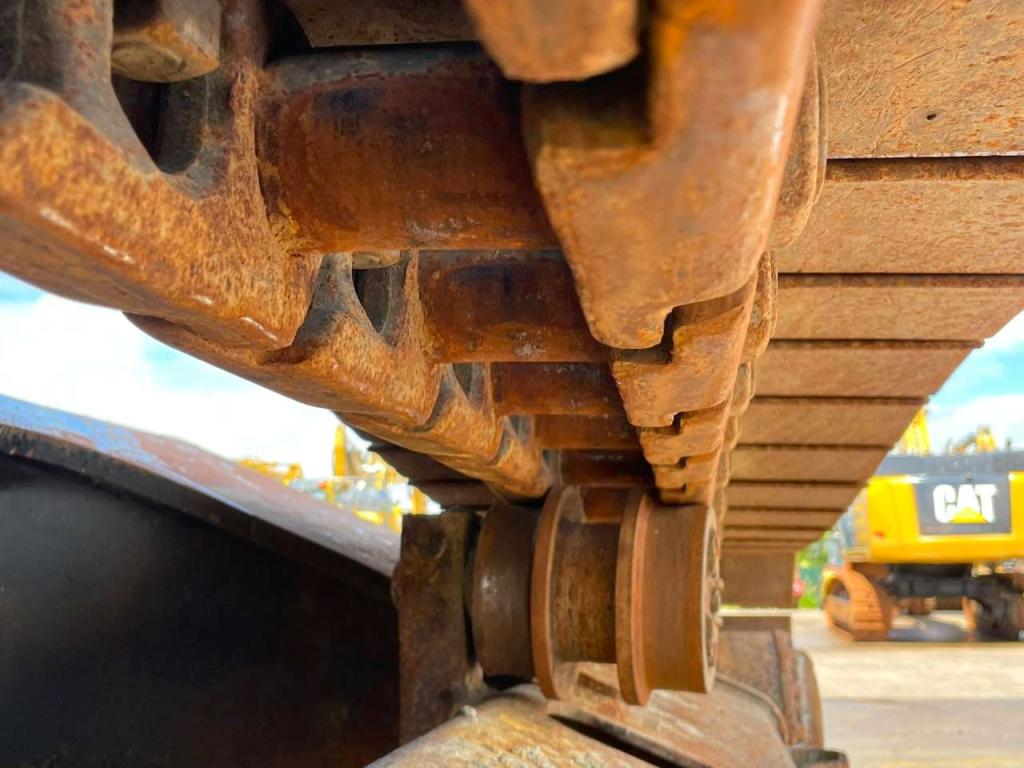 Caterpillar 329E Long Reach Excavator Photo 18