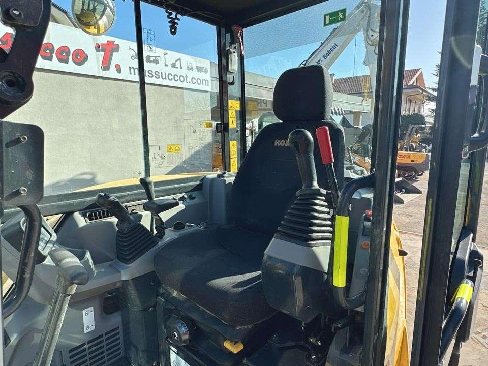 Komatsu PC80MR-5E Photo 14
