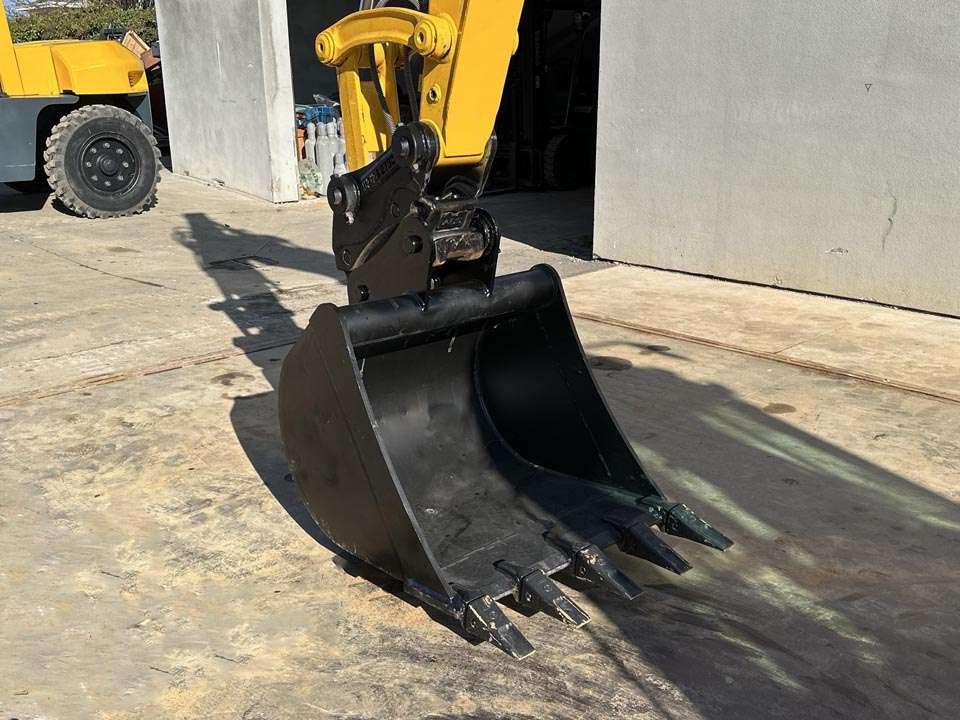 Komatsu PC80MR-5E Photo 6