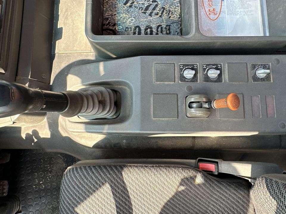 Iveco EUROTRAKKER MP190E30 4X4 Photo 18