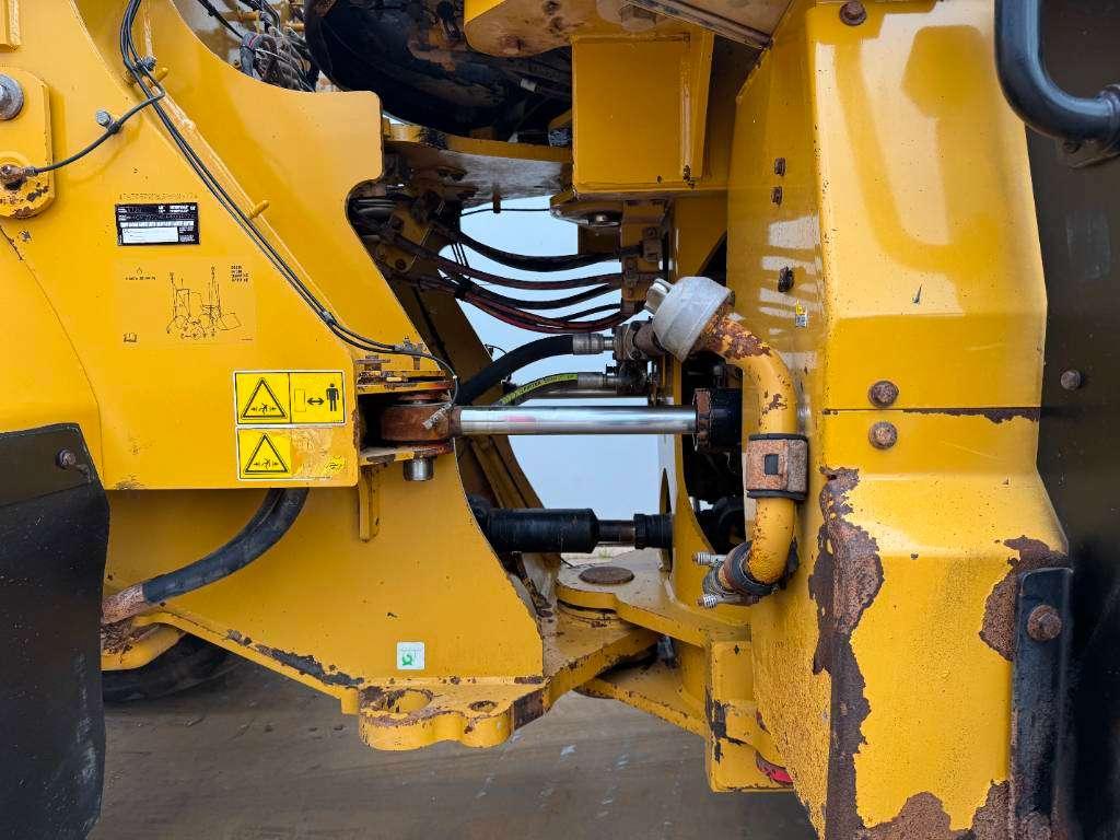 Caterpillar 972M - Weight System / Backup Camera Photo 21
