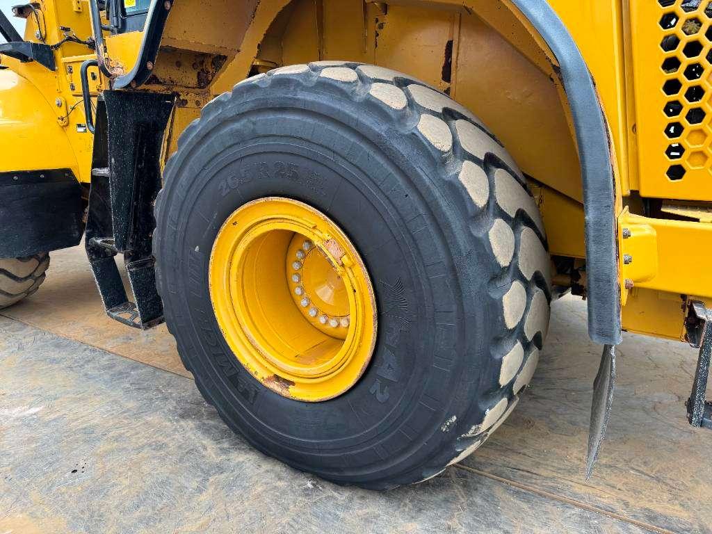 Caterpillar 972M - Weight System / Backup Camera Photo 24