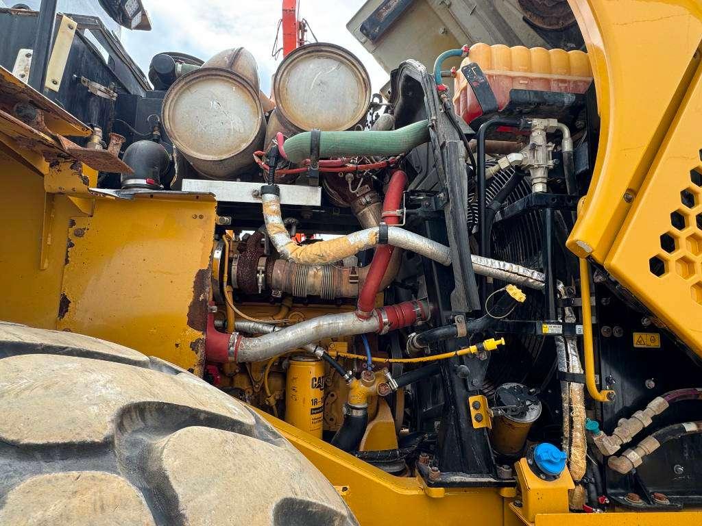 Caterpillar 972M - Weight System / Backup Camera Photo 28