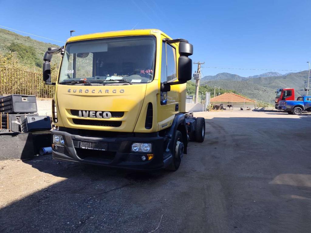 Iveco EUROCARGO CUBE 120E28P Photo 16