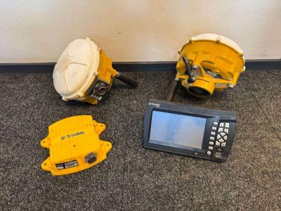Trimble 3D GPS System CB460 en vente par Boss Machinery