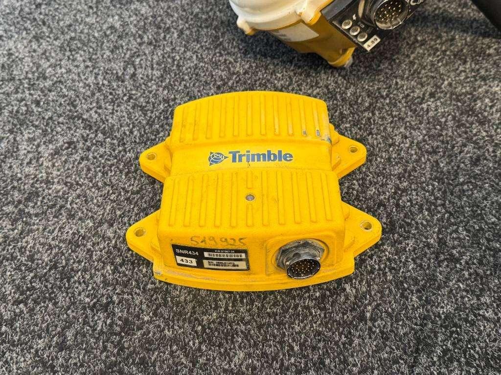Trimble 3D GPS System CB460 Photo 4