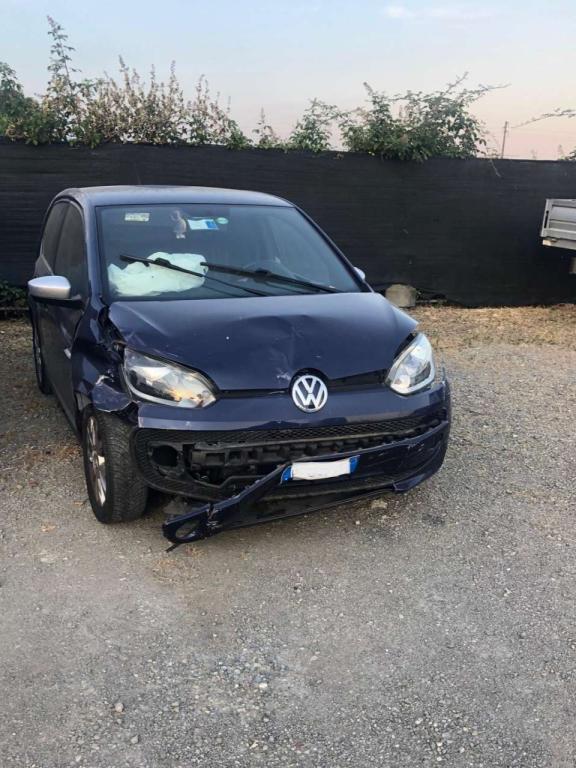 Volkswagen UP! Photo 1
