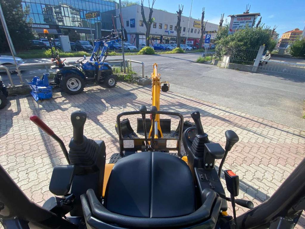 Kato HD 12 VXE con Benna TRINCEA SBK STREET BUCKET Photo 18