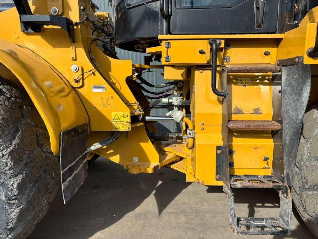 Caterpillar 966M Photo 10