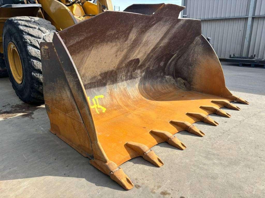 Caterpillar 966M Photo 17