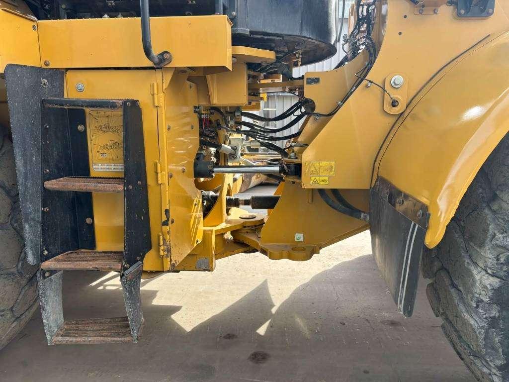 Caterpillar 966M Photo 20