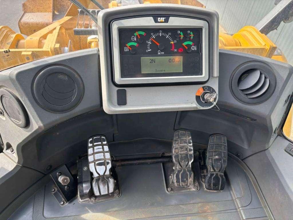 Caterpillar 966M Photo 27
