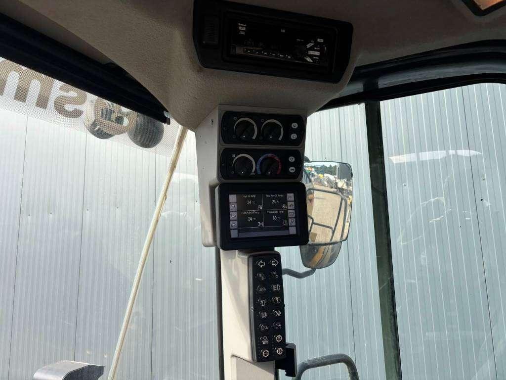 Caterpillar 966M Photo 29