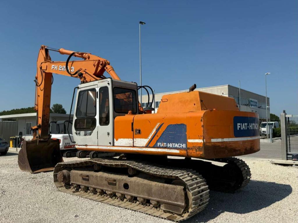Fiat Hitachi FH220.3 Photo 3