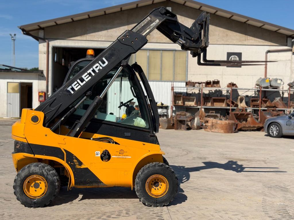 JCB TELETRUK 30D Photo 1