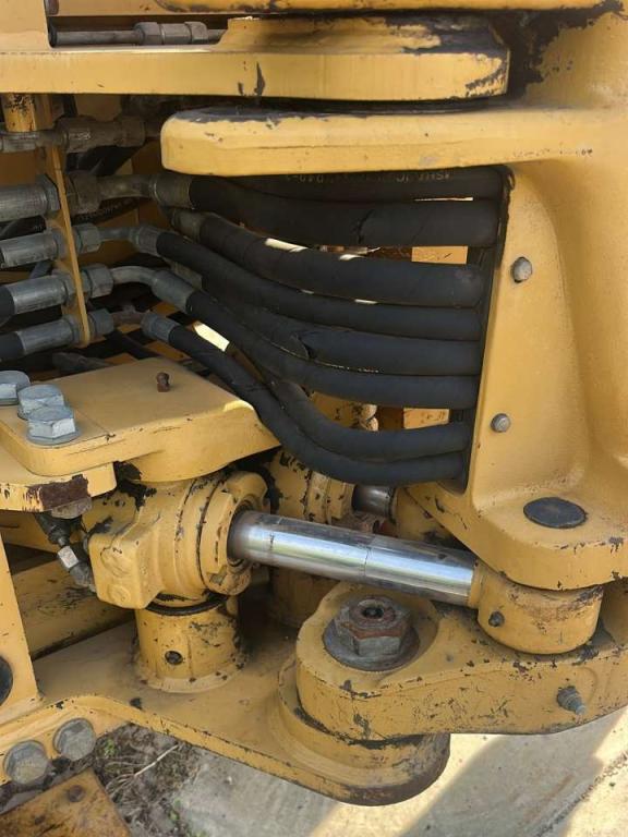 Caterpillar 442D Photo 3