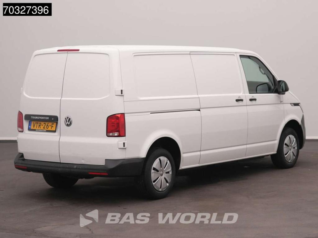Volkswagen Transporter 110pk L2H1 Navi Airco Euro6 L2 A/C Photo 2