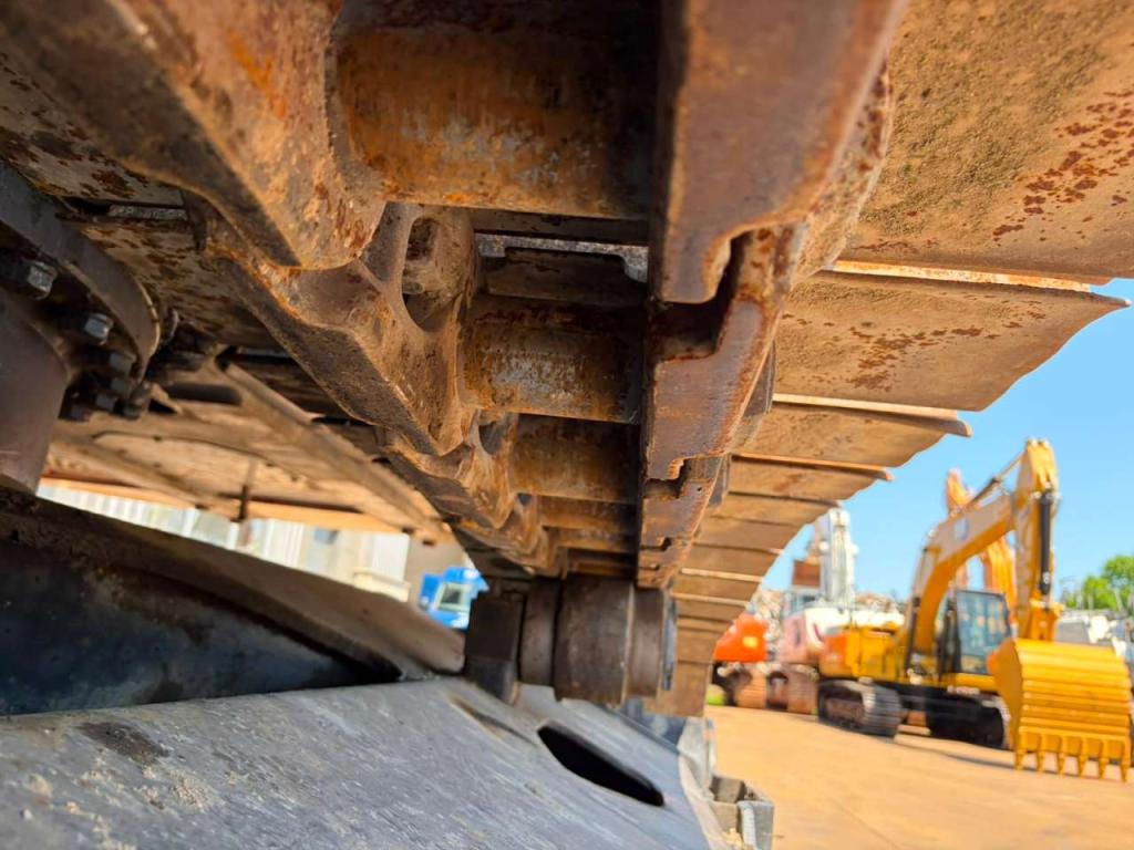 Hitachi ZX350LCN-3 Photo 13