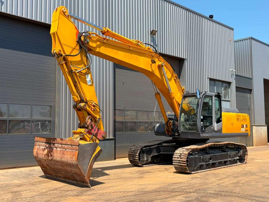 Hitachi ZX350LCN-3 Photo 2