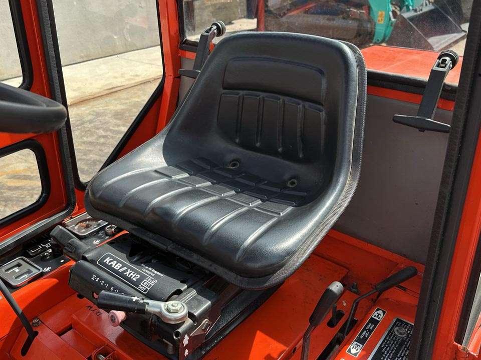 Kubota F2400 4X4 Photo 13