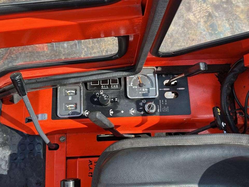 Kubota F2400 4X4 Photo 14